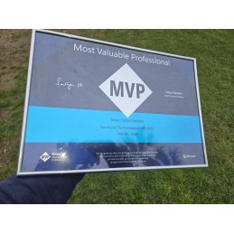 Impresión Título Microsoft MVP con acabado metalizado